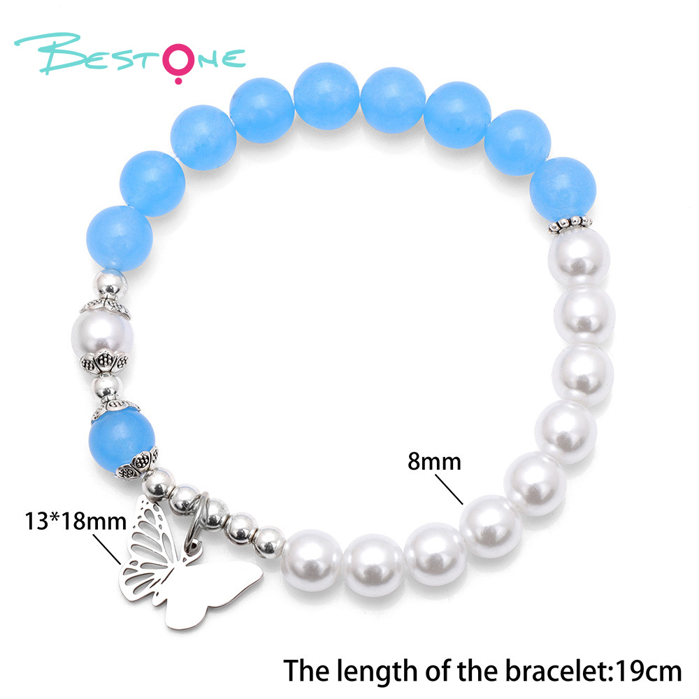 Браслет с подвеской «Бабочка» из бусин 8 мм и декоративного жемчуга, с серебристими бусинами, на эластичной нити