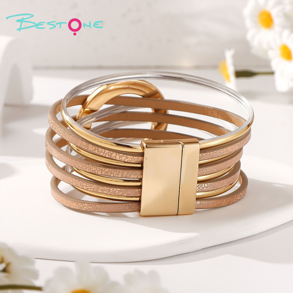 Женский многослойный кожаный браслет с геометрическими металлическими элементами