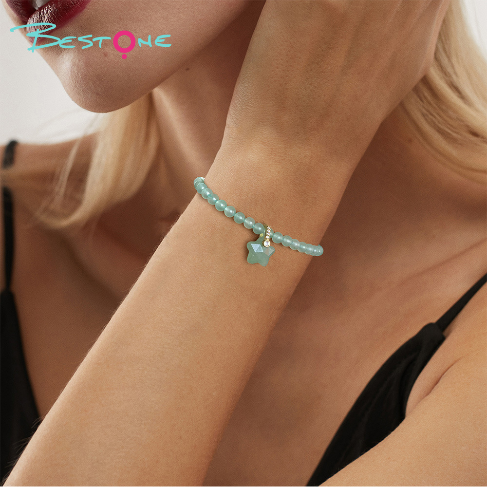 Браслет с подвеской «Пятиконечная звезда» из бусин 4 мм, на эластичной нити