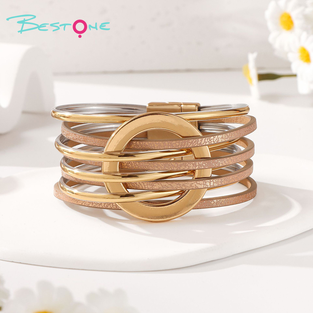 Женский многослойный кожаный браслет с геометрическими металлическими элементами