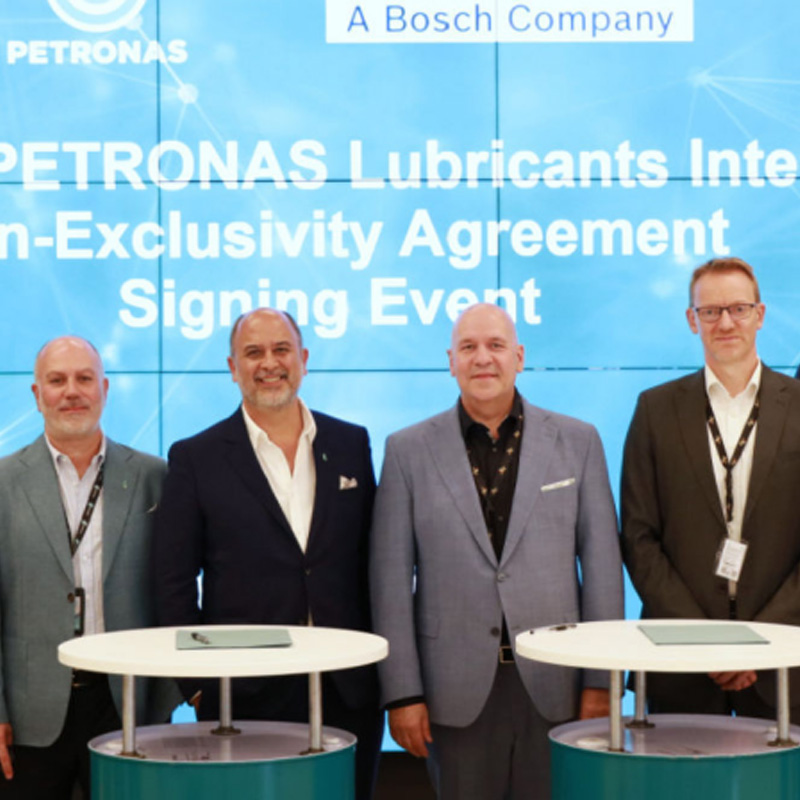 В сентябре 2025 года компания Bosch Rexroth сотрудничает с компанией Ma Petroleum в разработке экологически чистого гидравлического масла на биомассовой основе