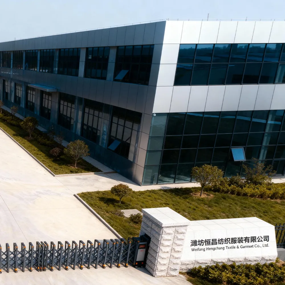 ООО Вэйфан Хэнчан Текстильная Одежда - Компания ООО Вэйфан Хэнчан Текстильная Одежда является современным эталонным предприятием, сосредоточенным на исследованиях и разработке одежды, а также на глобальной внешней торговле и экспорте.
