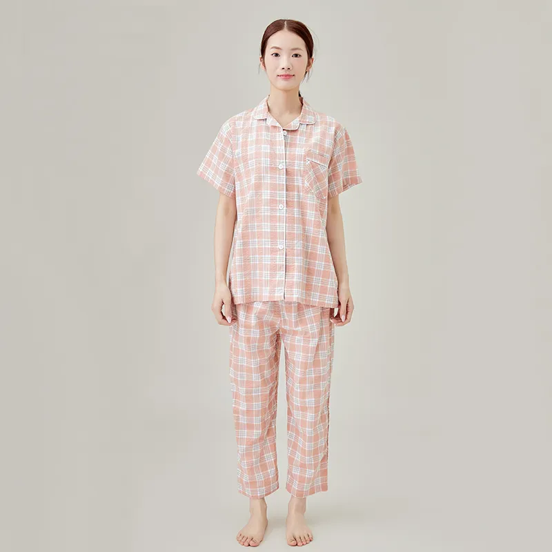 Женская пижама из ткани сирсакер, окрашенной в пряже