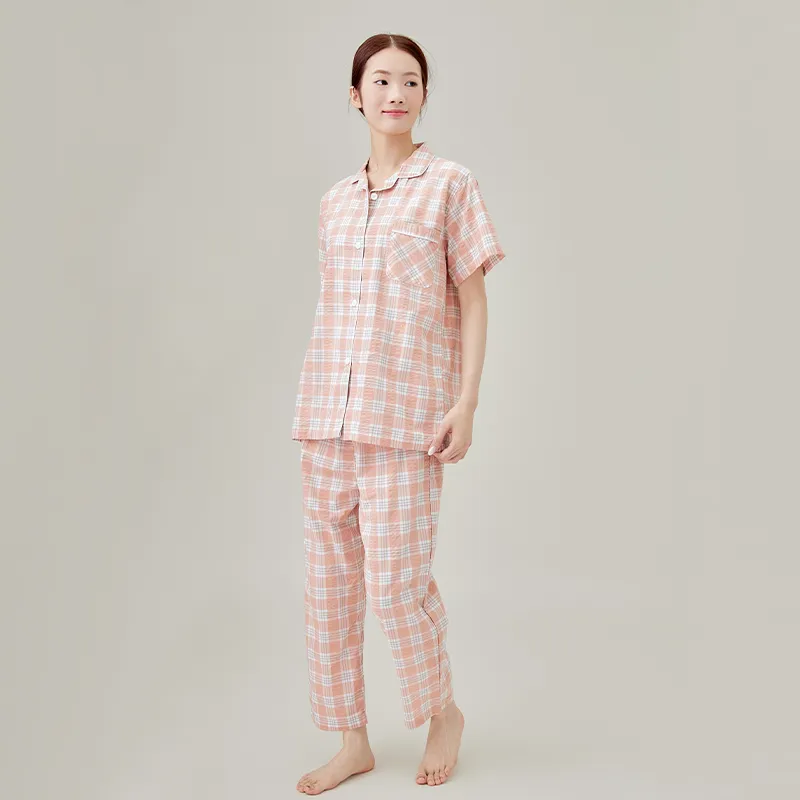 Женская пижама из ткани сирсакер, окрашенной в пряже