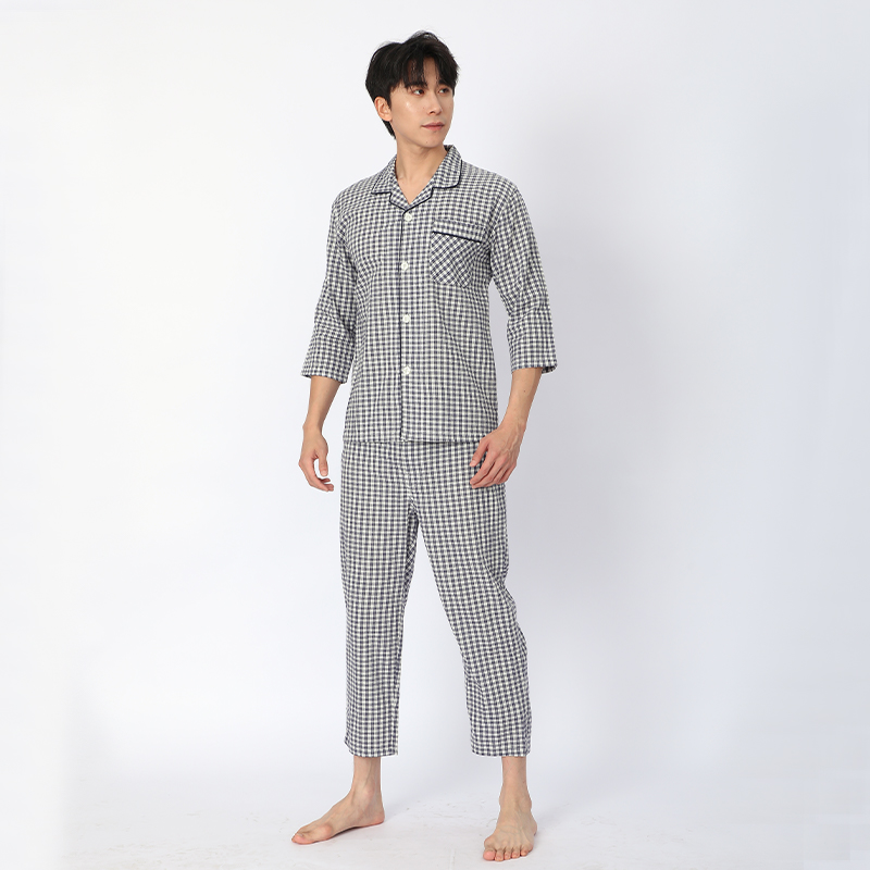 Пижама из 100% хлопка с рукавами три четверти и брюками длиной девять четвертей, изготовленная из 100% хлопковой ткани сирсакер, окрашенной в пряже