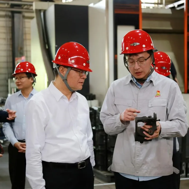 Луо Цянь, заместитель секретаря партии и генеральный директор Sinomach Group, посетил с исследовательским визитом компанию Хуаде Фураж