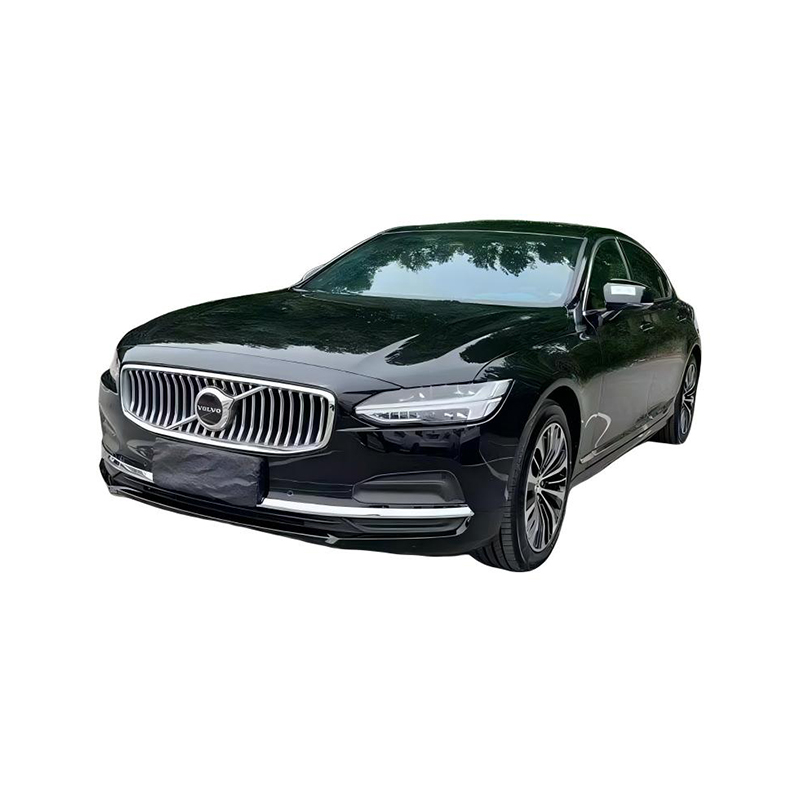 Поддержанный Volvo S90 2024, B5 Momentum Luxury