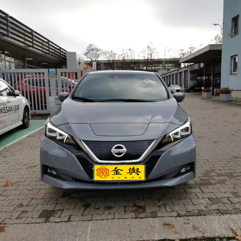 Поддержанный Nissan Leaf 2022, электромобиль