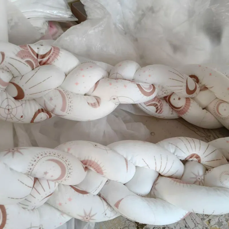 Бортик в детскую кроватку Z702