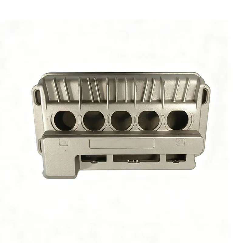 Литые компоненты автомобильного багажника