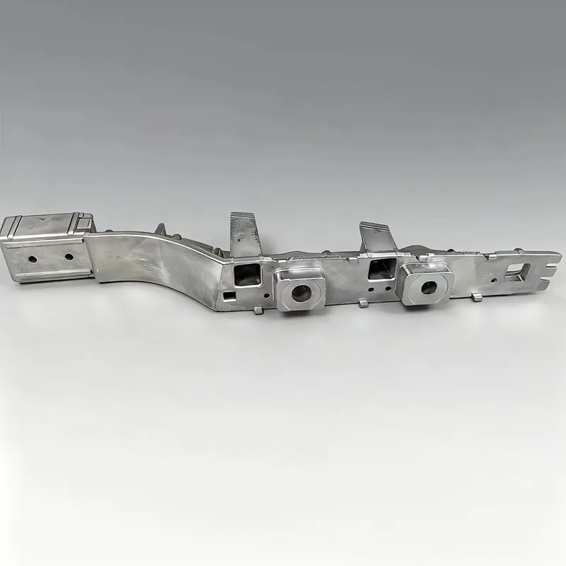 Литые компоненты автомобильного багажника