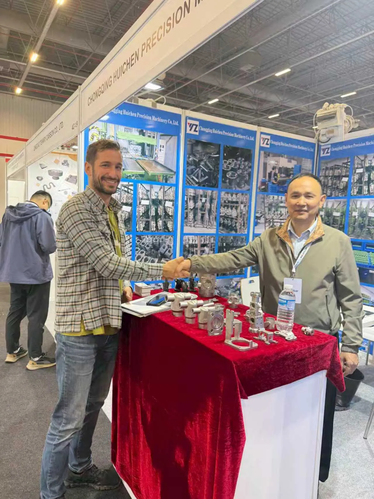 ООО Чунцин Хойчэнь Прецизион Машинери  дебютирует на Международной промышленной выставке в Пакистане, высококачественные литейные технологии привлекают внимание местных автопроизводителей