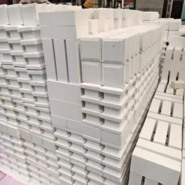 Корундово-муллитовый кирпич