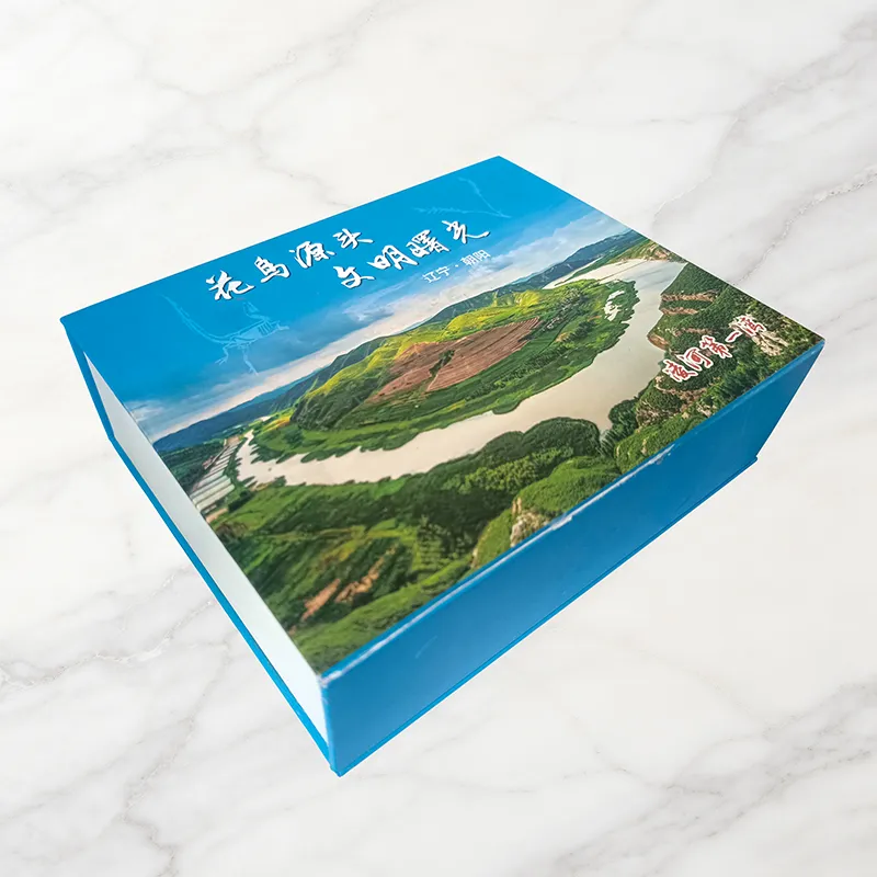 Подарочные коробки