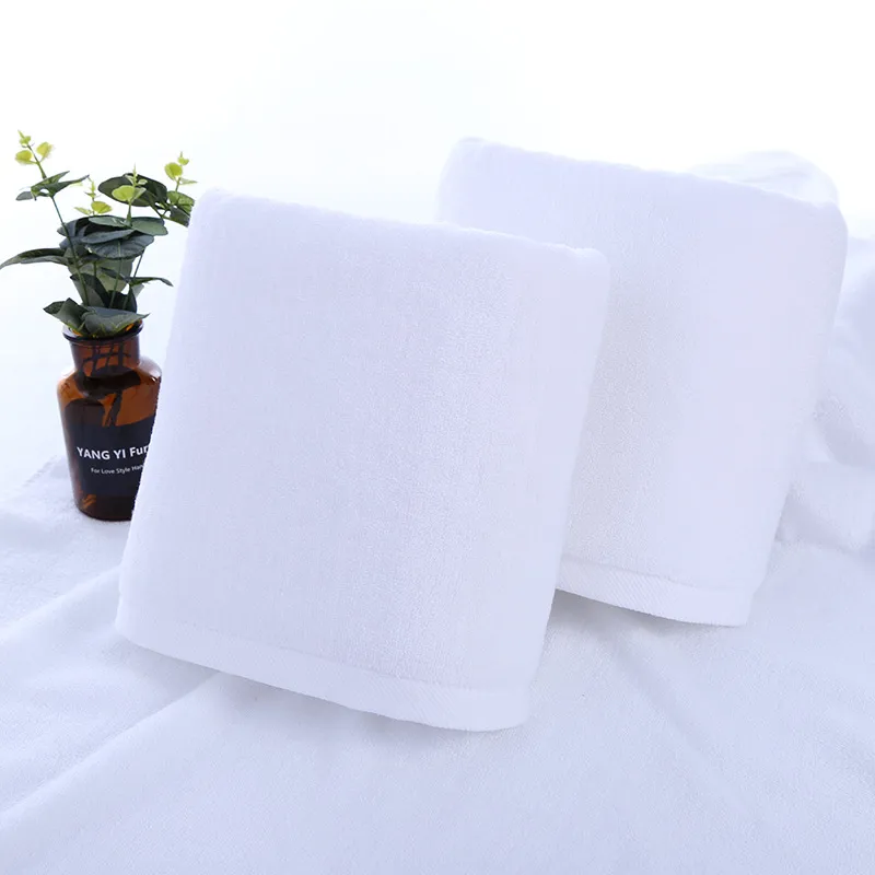 Белое банное полотенце для гостиниц