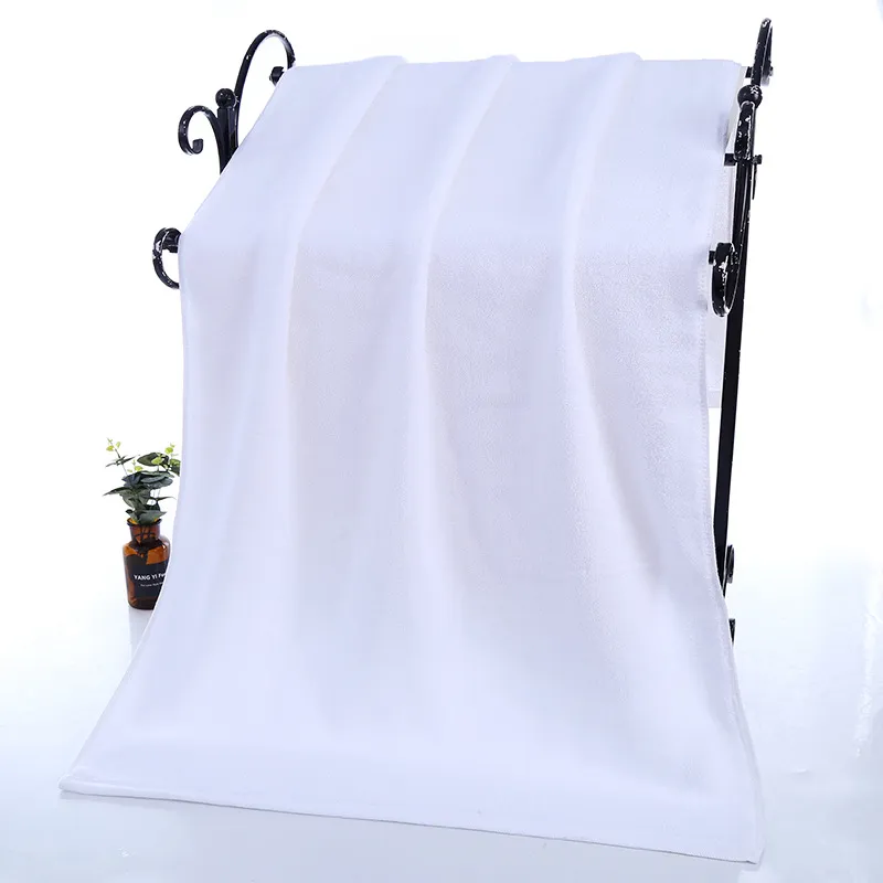 Белое банное полотенце для гостиниц