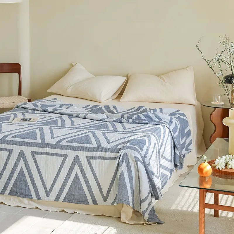 Трехслойный хлопковый плед из стиранной марли, универсальный