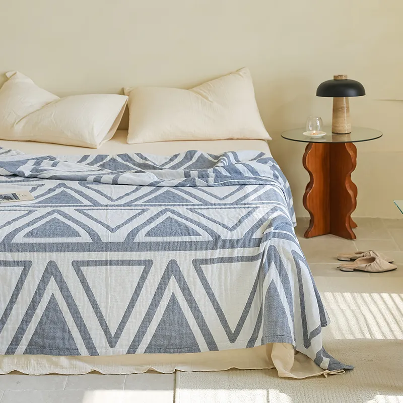 Трехслойный хлопковый плед из стиранной марли, универсальный