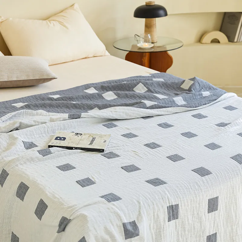 Трехслойный хлопковый плед из стиранной марли, универсальный