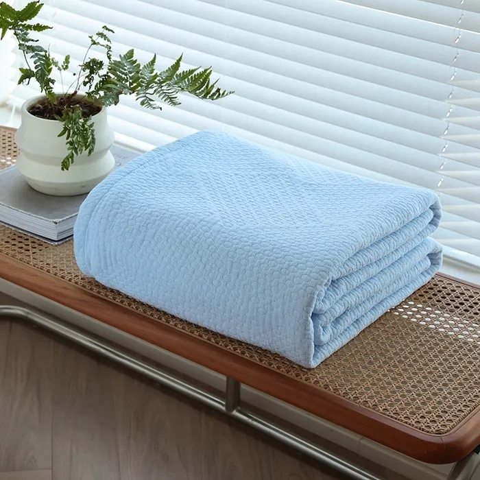 Утепленный шестислойный хлопковый плед из марли с жаккардовым узором