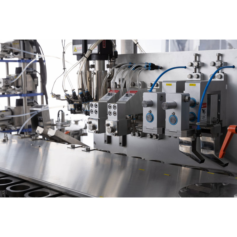 KPGFW-120D Двухголовочная роторная тубонаполнительная и запаечная машина