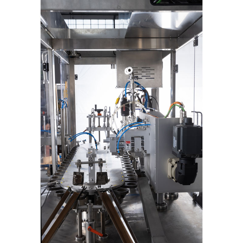 KPGFW-120D Двухголовочная роторная тубонаполнительная и запаечная машина