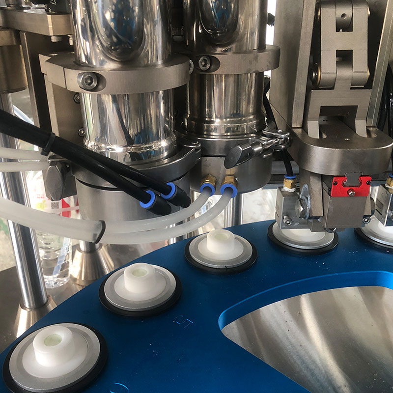 KPGFW-350B2-120D Двухпозиционная фасовочно-запаечная машина для капель