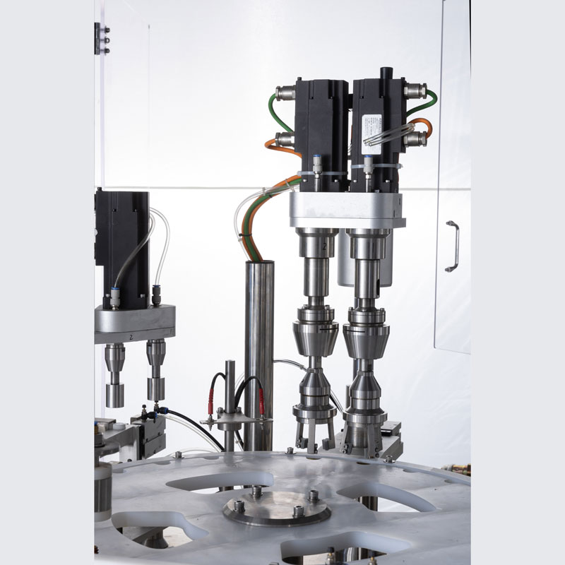 Двухголовочный взрывозащищенный фасовочно-укупорочный автомат для линиментов