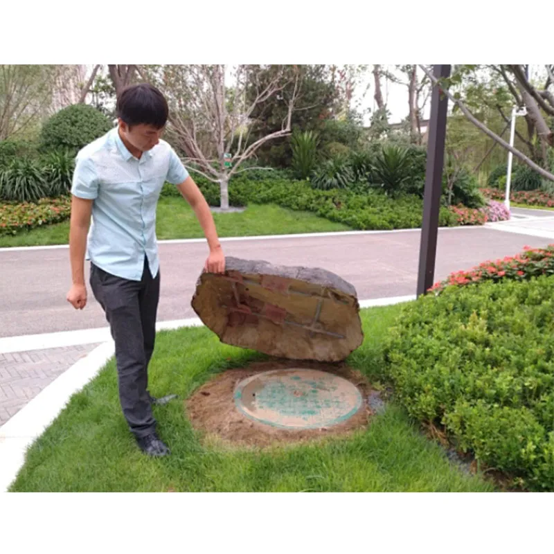 Регулируемые крышки люков с защитой от проседания и опрокидывания обеспечивают безопасность дорожного движения.