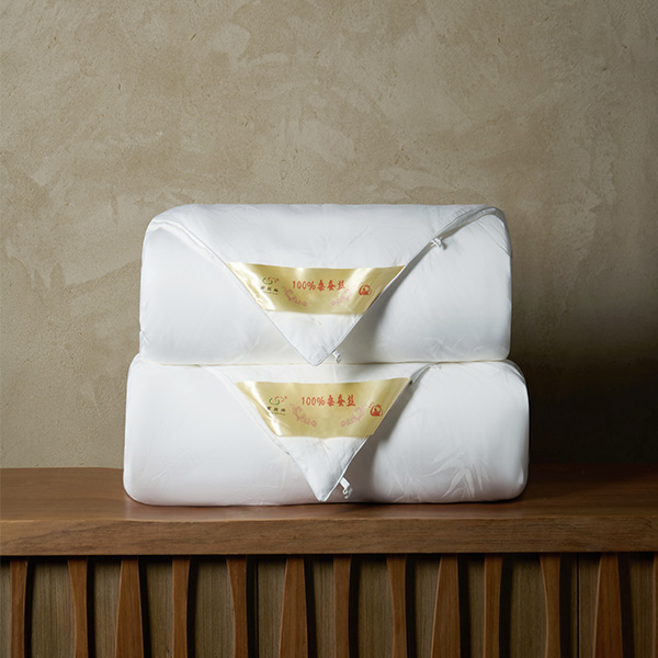 Органическое шелковое одеяло