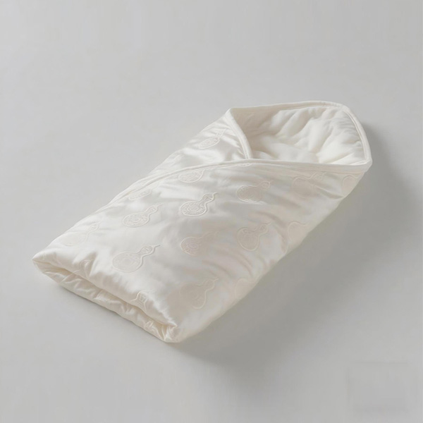 Серия изделий из натурального шёлка для младенц...