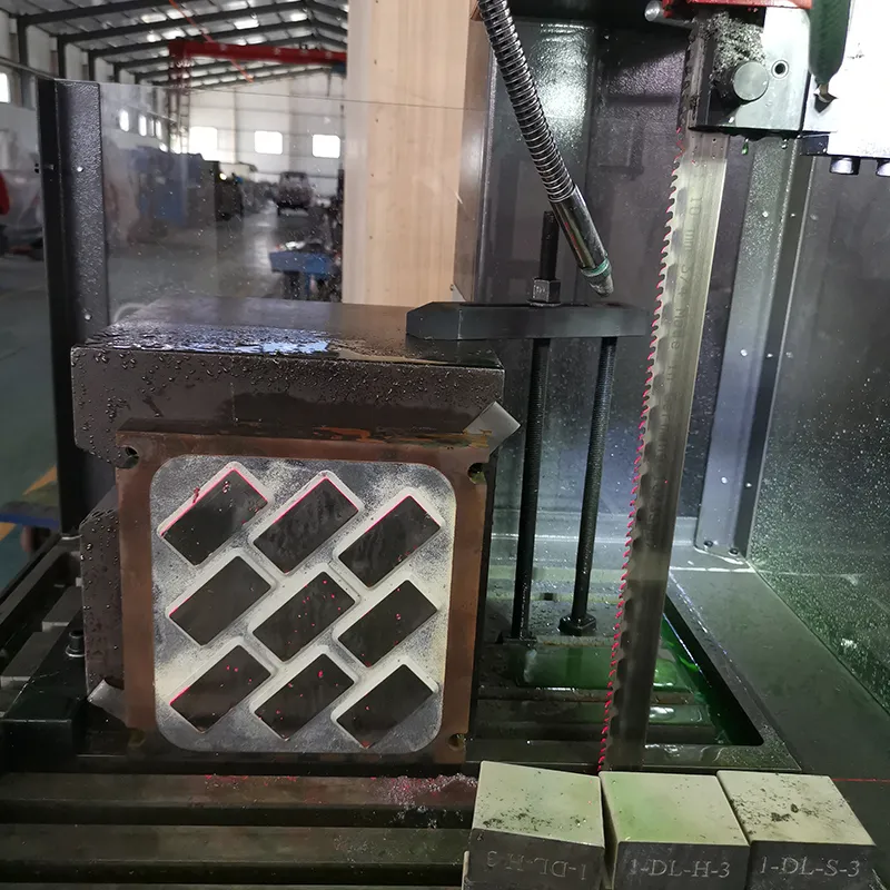 Вертикальный ленточнопильный станок Шэнъян G520A подвижный рабочий стол