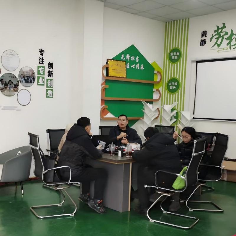 Компания проводит мероприятия по тимбилдингу для повышения сплоченности коллектива и технических компетенций