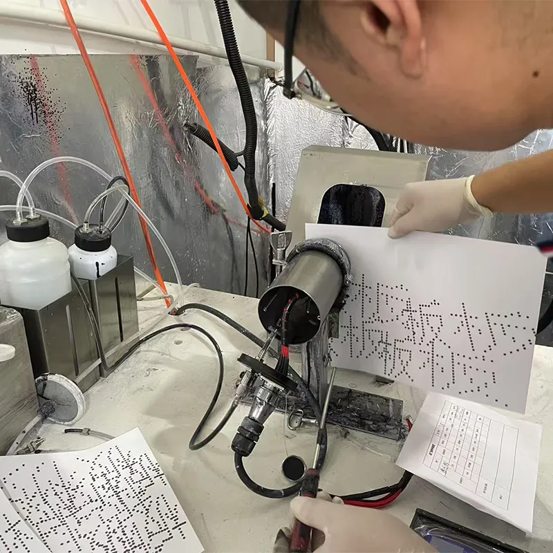 Отслеживание сборных конструкций! Серийный маркиратор Huoshi L5 для нанесения кода в процессе производства способствует выпуску цементных конструкций, соответствующих нормативным требованиям.