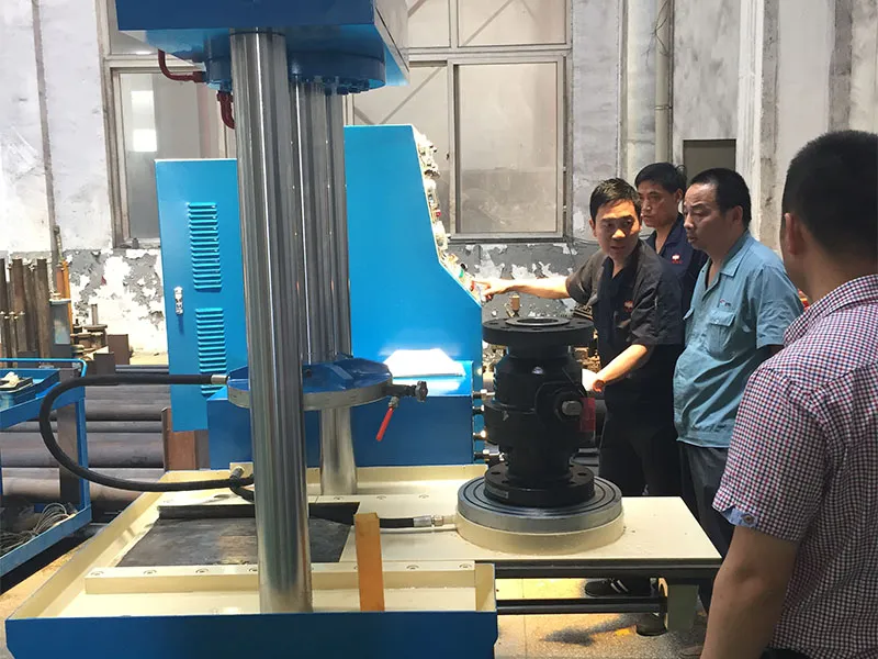 Приемка клапанов на месте и обучение по эксплуатации вертикального испытательного стенда для клапанов