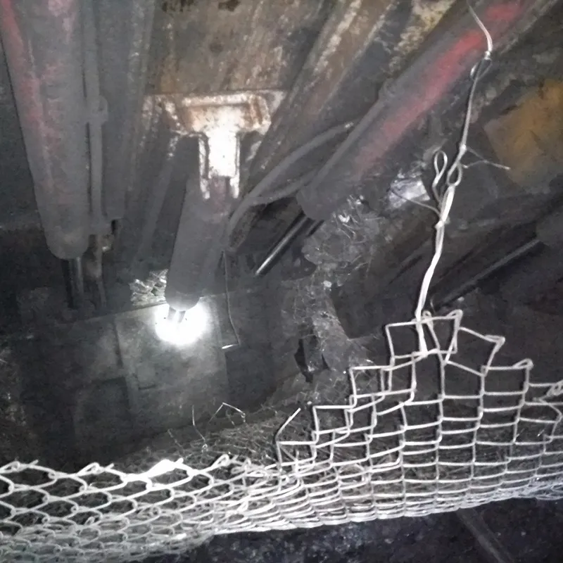 Применение полимерных материалов в угольных шахтах | Обрушение кровли, вызванное конструкцией лавы