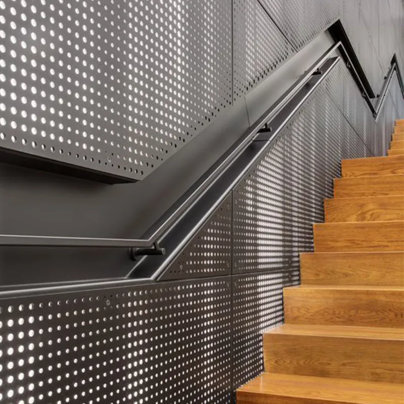 Серебристый лист из нержавеющей стали