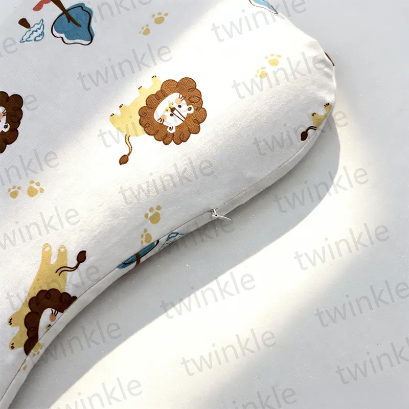 Анатомическая подушка для детей в форме восьмёрки