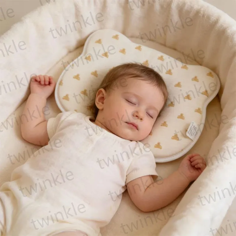 Анатомическая подушка для младенцев в форме медвежонка