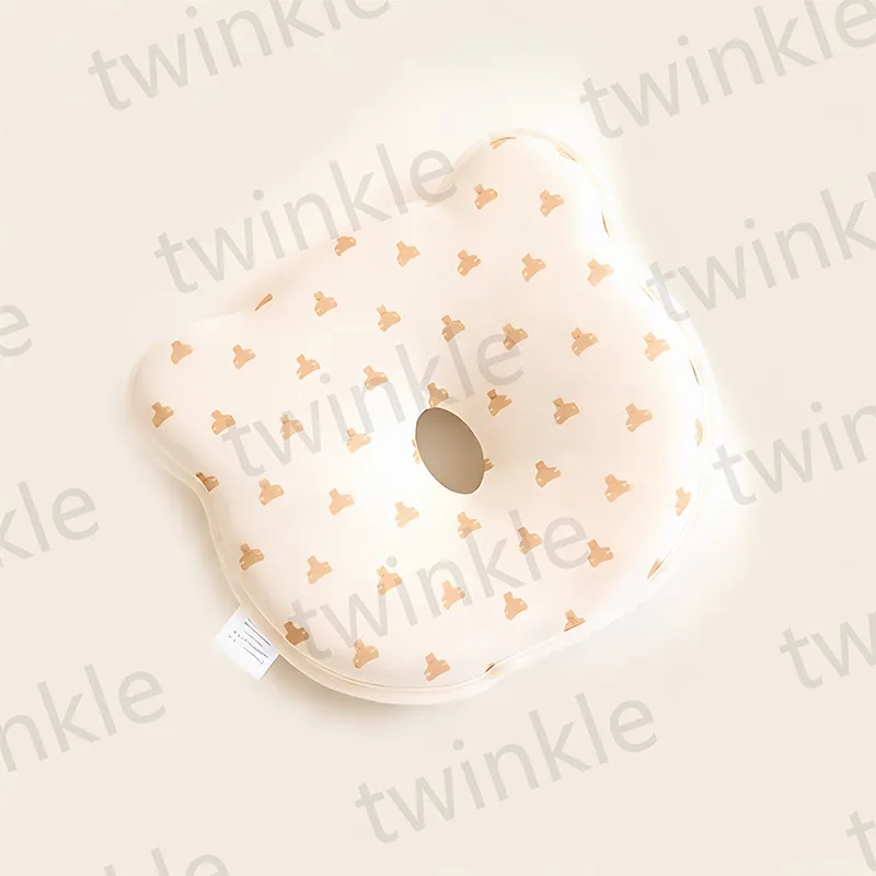 Анатомическая подушка для младенцев в форме медвежонка