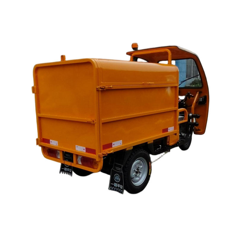 Трехколесный мусоровоз длиной 1,5 м