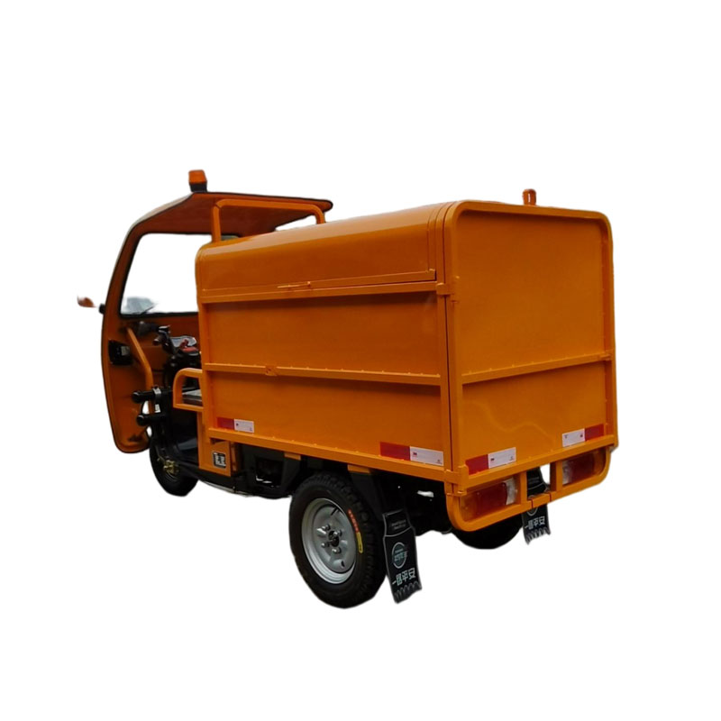 Трехколесный мусоровоз длиной 1,5 м