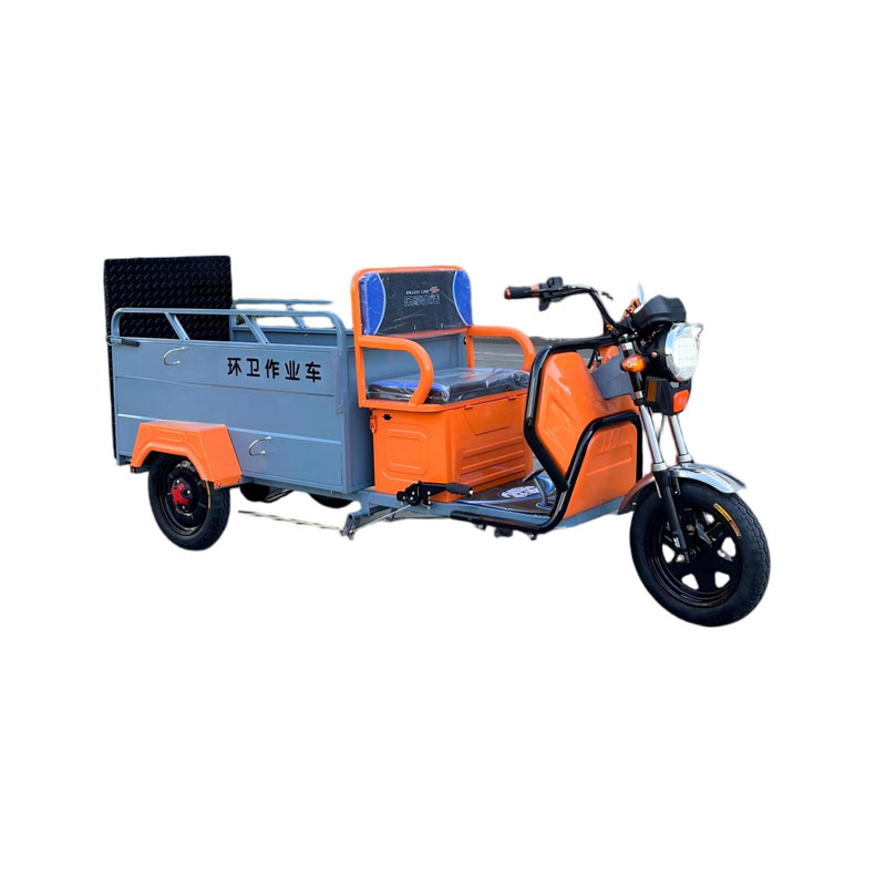 Трехколесный мусоровоз с двумя баками
