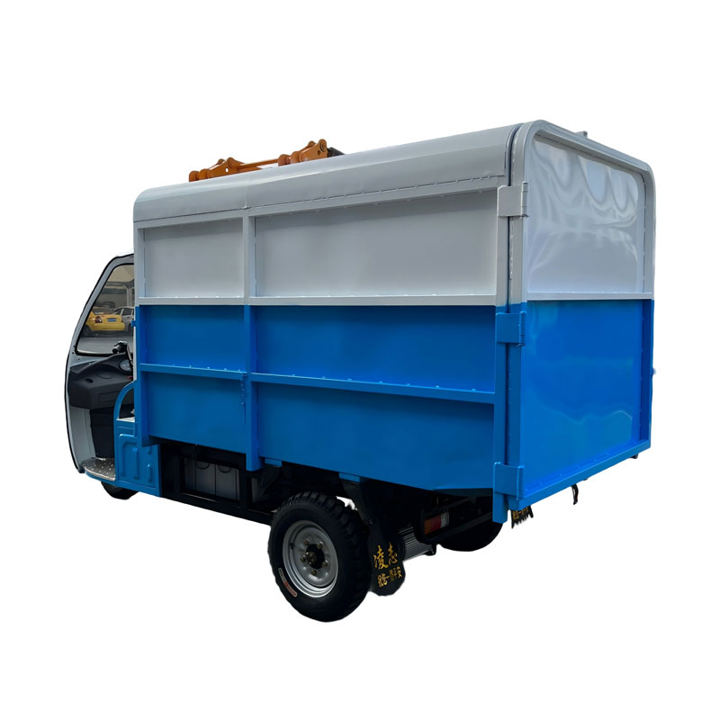 Трехколесный мусоровоз с опрокидывающимся баком