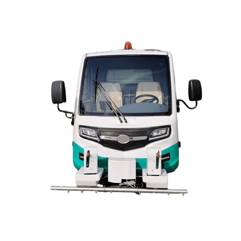 Четырехколесный автомобиль для мойки под высоким давлением