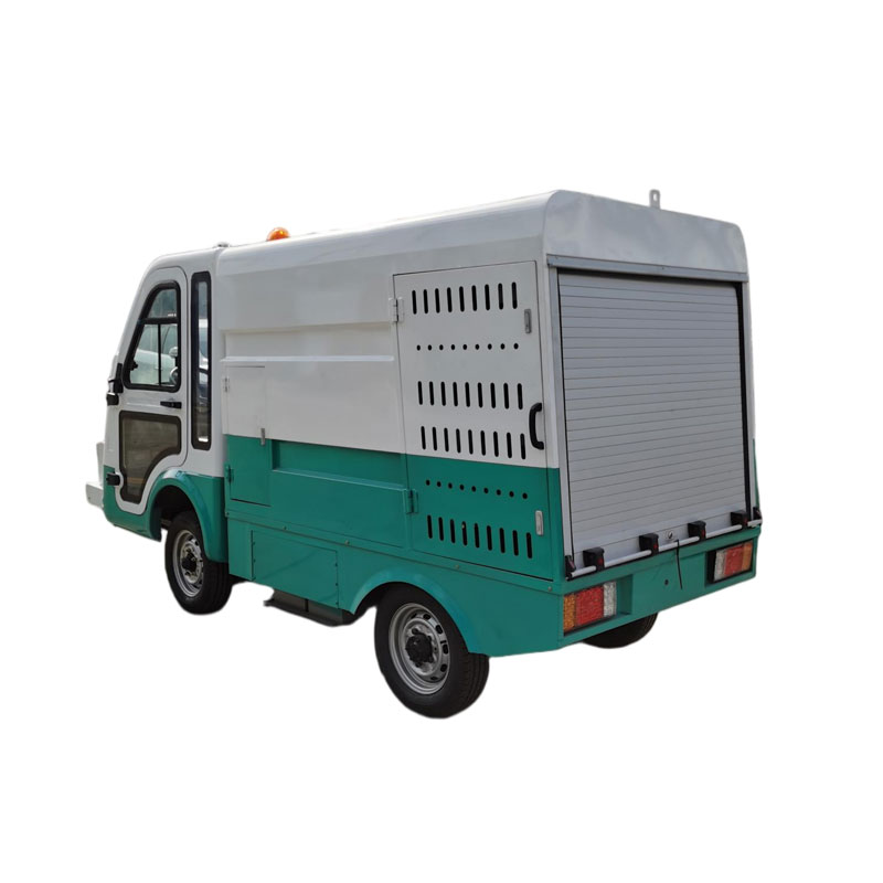 Четырехколесный автомобиль для мойки под высоким давлением