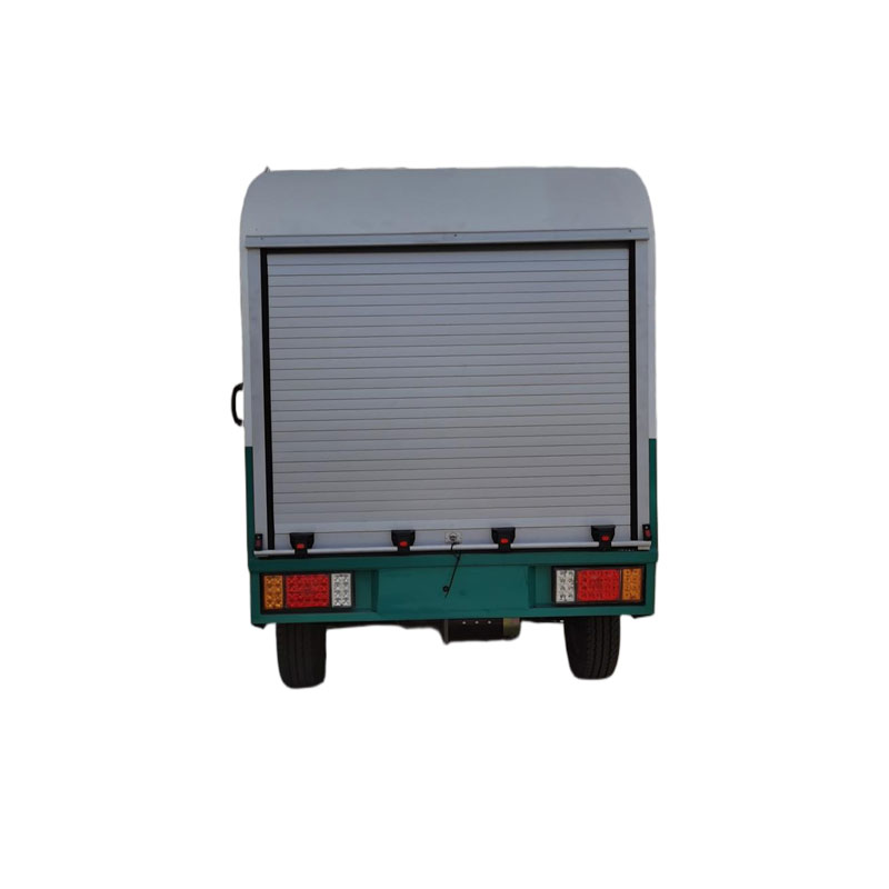 Четырехколесный автомобиль для мойки под высоким давлением