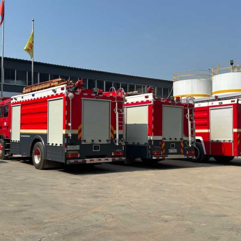 Укрепление системы безопасности через учения! Компания Hebei Lüke совместно с профессиональными пожарными расчетами провела тренировку по действиям в чрезвычайных ситуациях на заводе по производству смазочных материалов.
