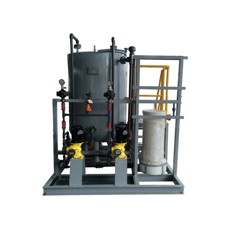 Dosing device for waste and sewage water treatment