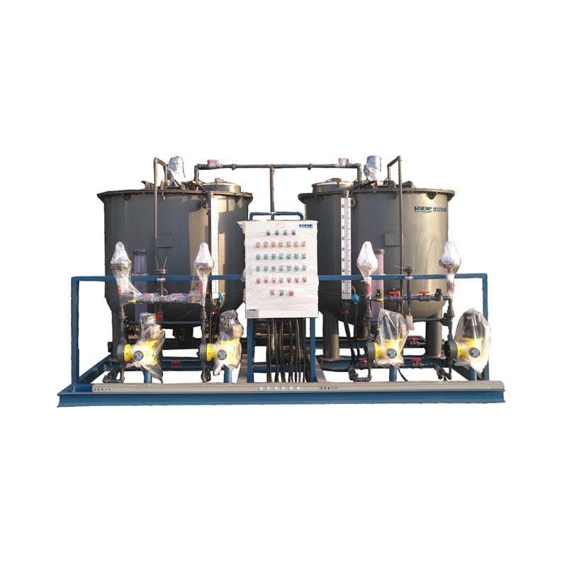 Dosing device for circulating water